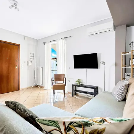 Bright & Cosy In Athens!