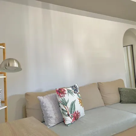 Apartment Bright & Cosy In Athens!